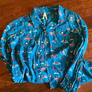 Like new roper Pearl snap shirt. Light weight